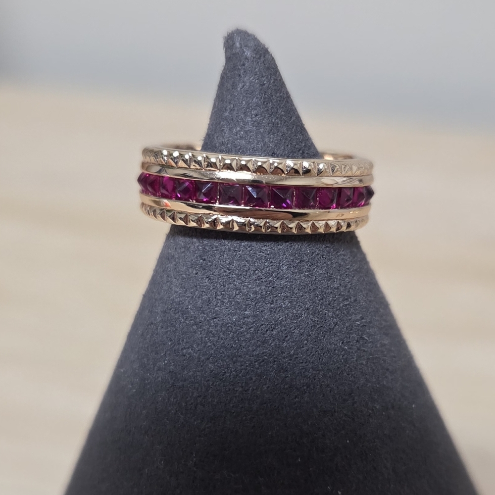 Lili Claspe Ring Size 8